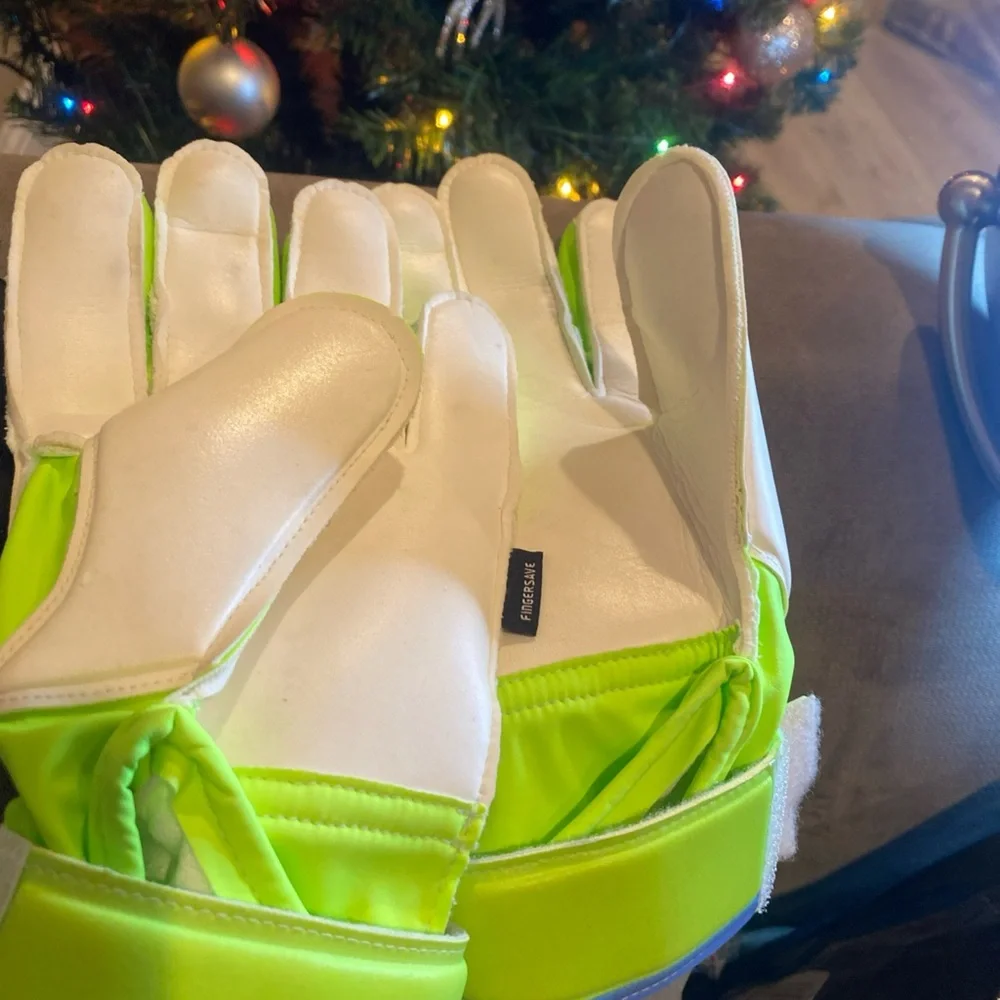 Adidas Predator Neon Goalkeeper Gloves
